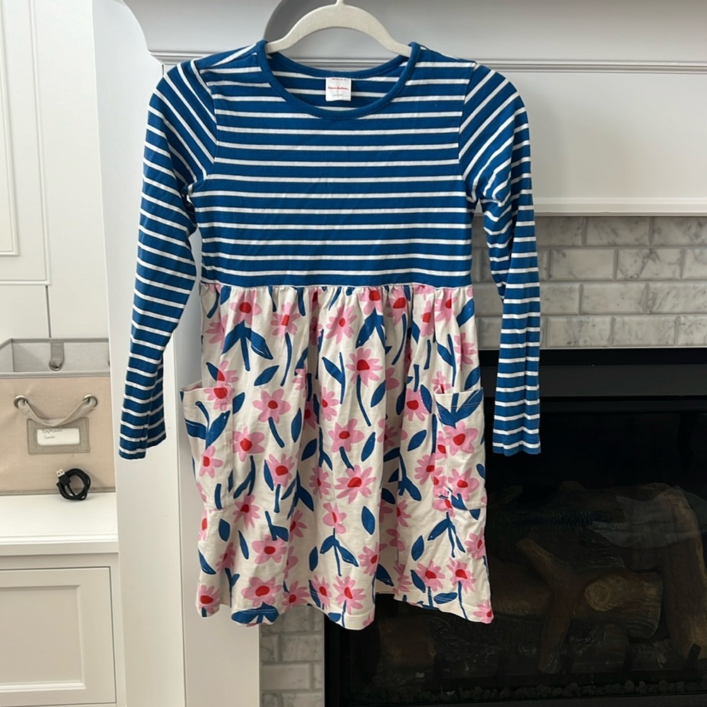 Hannah andersson long sleeve dress size 10 with pockets